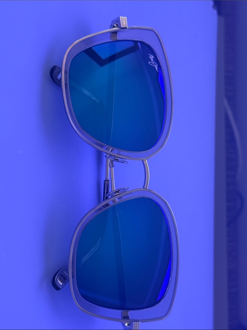Maui Jim Violet Lake – Blue Mirrored Lenses, Silver Frame - Picture 4 of 4